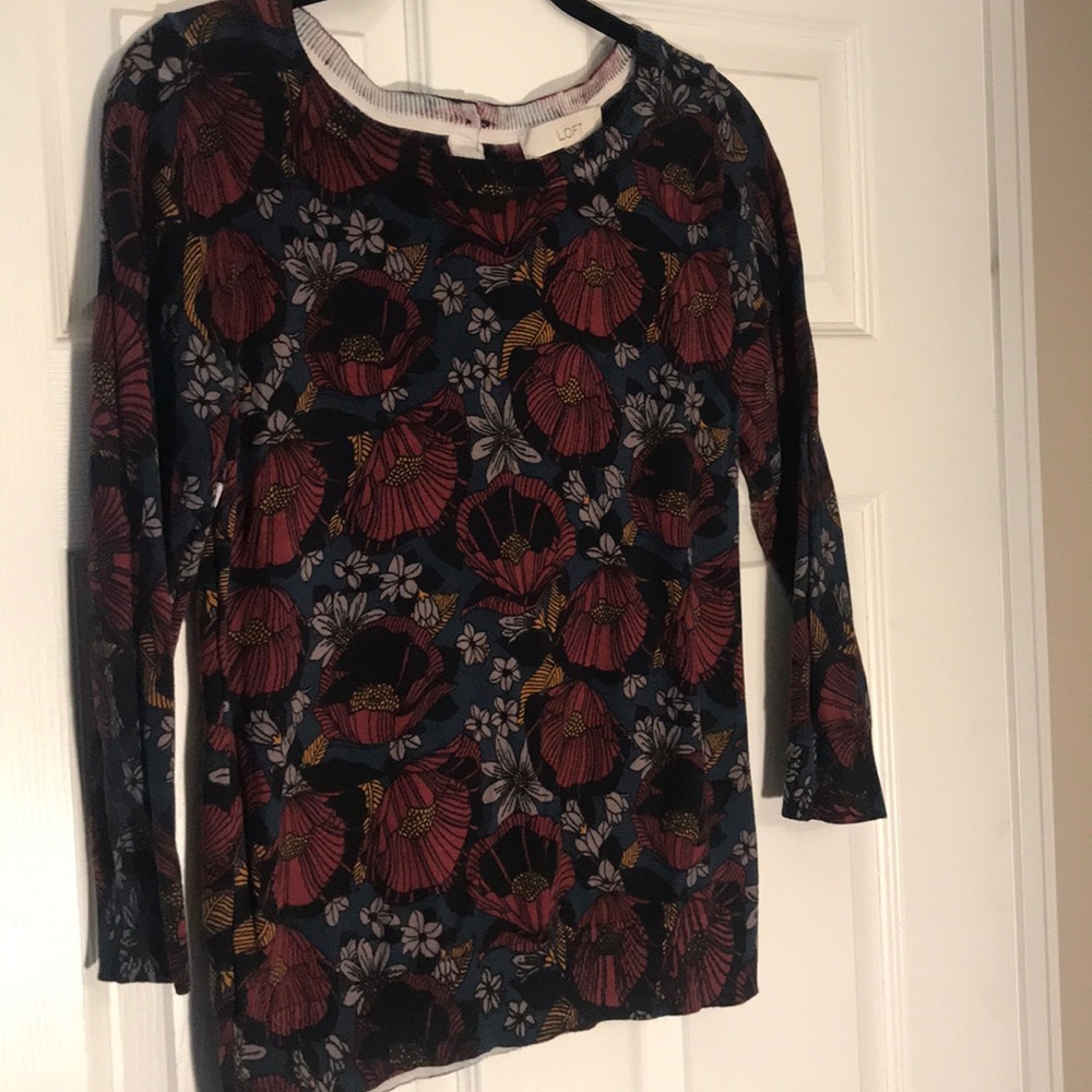 Loft floral top with back button detail